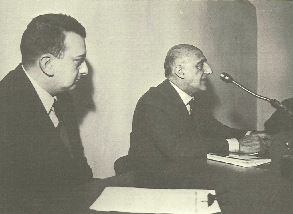 Mario Guida con Gillo Dorfles (Trieste, 1910), critico d'arte, pittore e filosofo italiano.