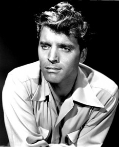 Burt Lancaster, nome completo Burton Stephen Lancaster (New York, 1913 – Century City, 1994), è stato un attore, regista e produttore cinematografico statunitense. Qui sopra, ritratto nel film Furia nel deserto (1947)